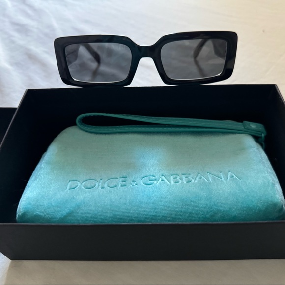 SOLD - BRAND NEW Black Dolce and Gabbana Sunglasses - Picture 3 of 9